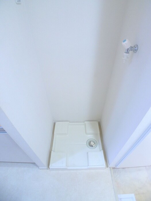 物件内観写真16　(洗濯機置場)