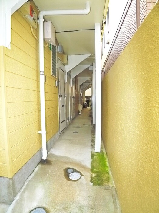 物件外観写真4　(エントランス部分)