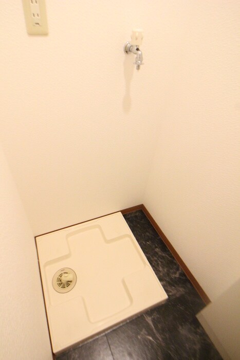 物件内観写真12　(洗濯機置場)