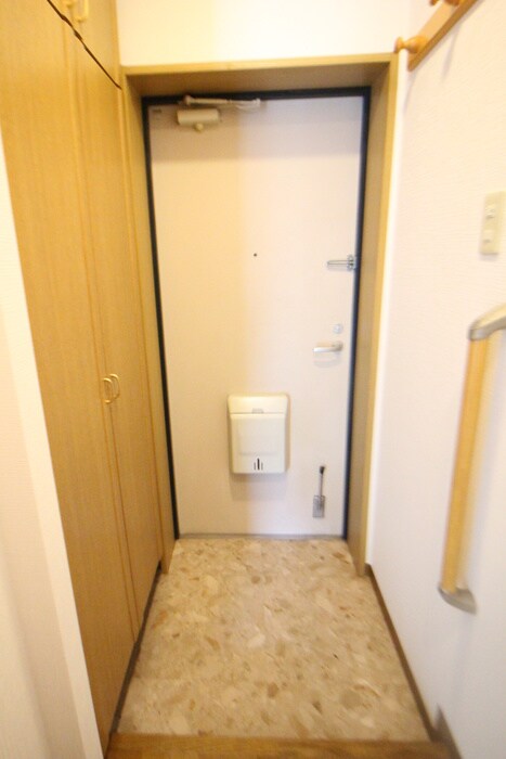 物件内観写真13　(玄関)