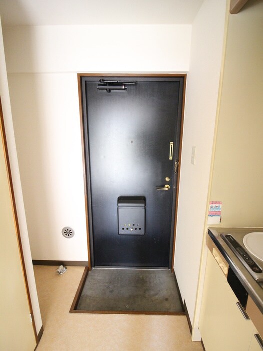 物件内観写真16　(玄関)