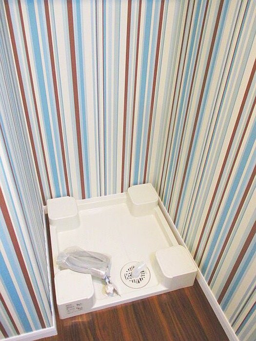 物件内観写真12　(洗濯機置場)