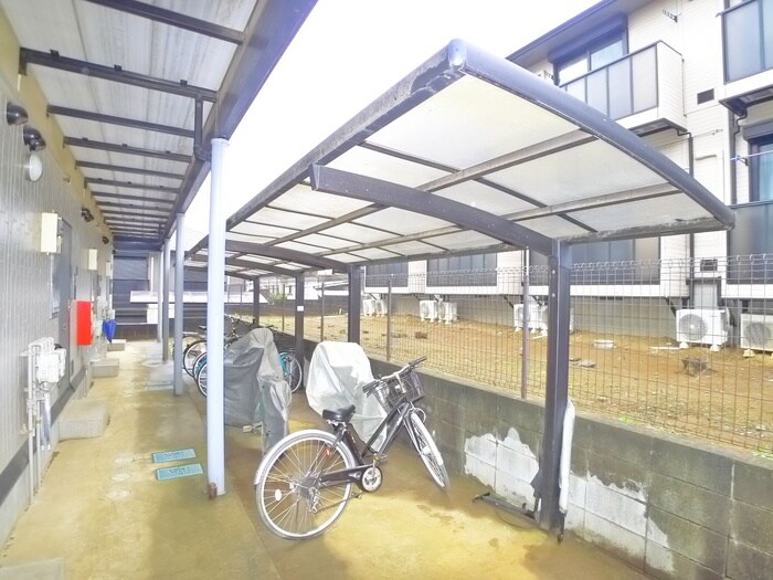 物件外観写真6　(駐輪場)