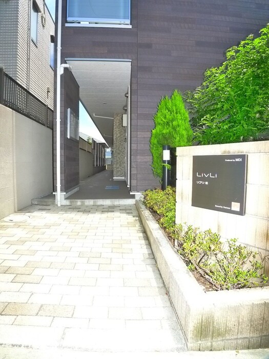 物件外観写真5　(エントランス部分)