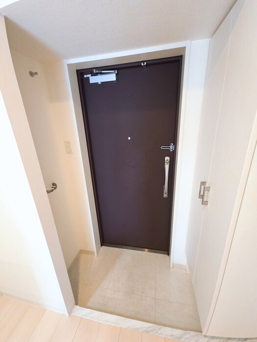 物件内観写真7　(玄関)