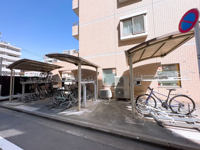 物件外観写真3　(駐輪場)