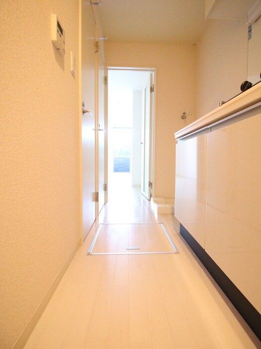 物件内観写真14　(廊下)