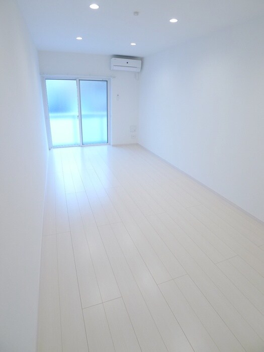 物件内観写真8　(室内からの展望)