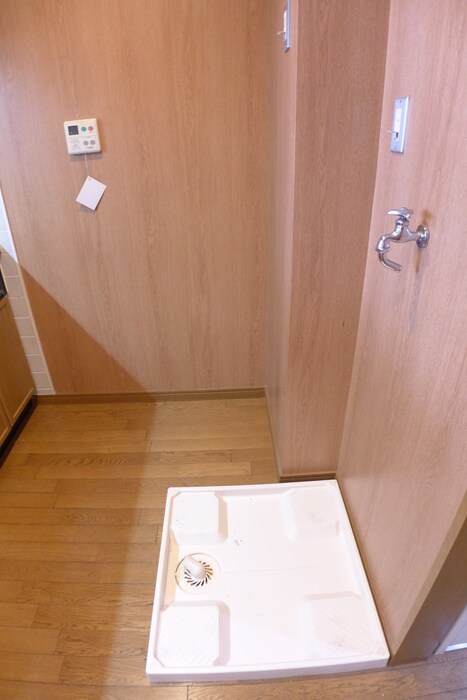 物件内観写真10　(洗濯機置場)