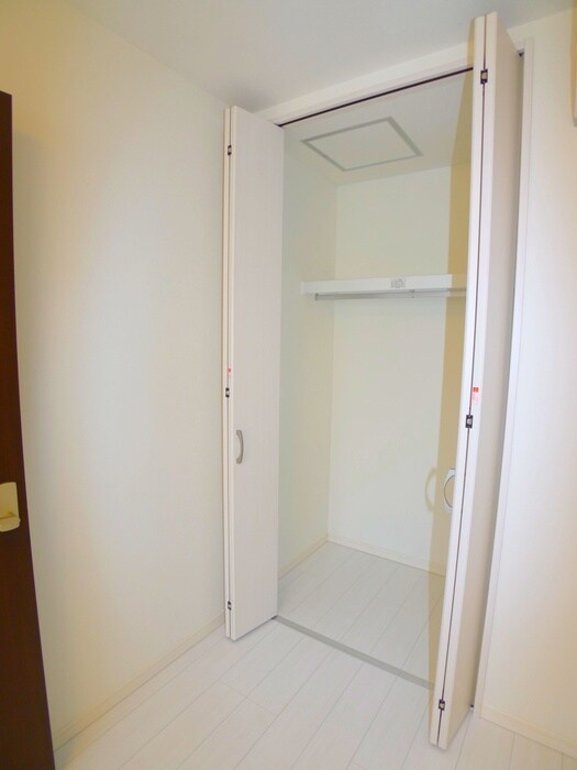 物件内観写真16　(収納)