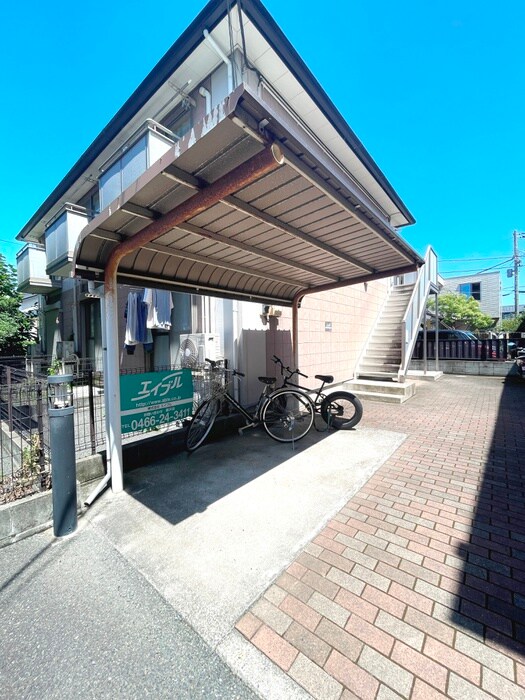 物件外観写真3　(駐輪場)