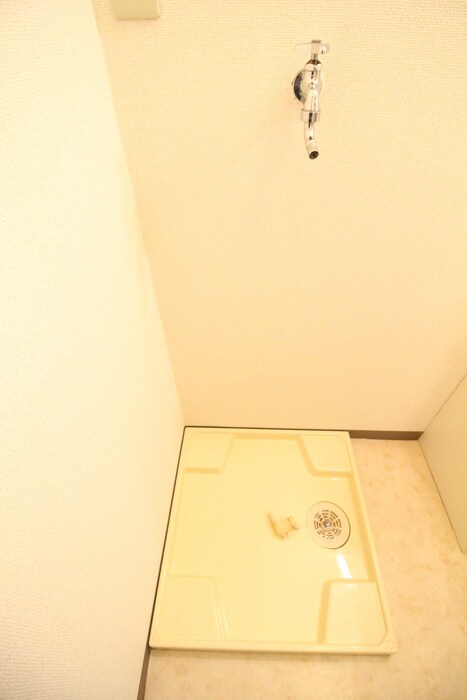 物件内観写真12　(洗濯機置場)