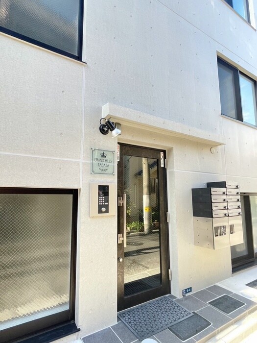 物件外観写真2　(エントランス部分)