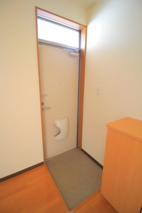 物件内観写真15　(玄関)