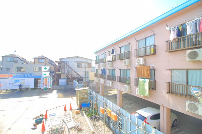 物件内観写真16　(室内からの展望)