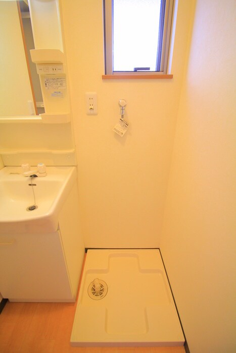 物件内観写真20　(洗濯機置場)