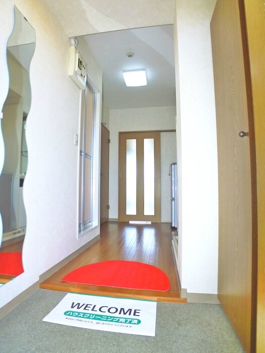 物件内観写真9　(玄関)