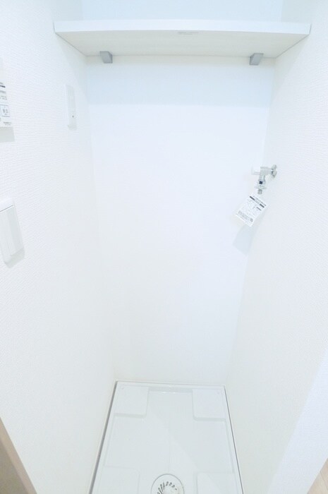 物件内観写真18　(洗濯機置場)