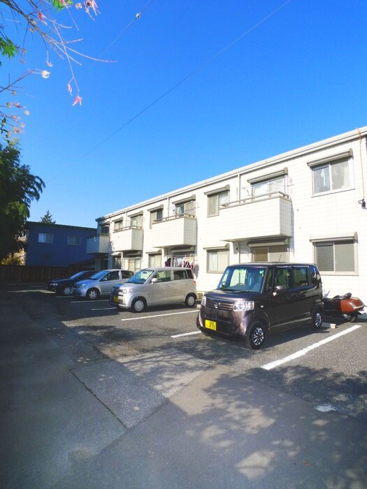 物件外観写真2　(駐車場)