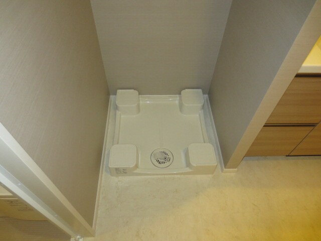 物件内観写真15　(洗濯機置場)