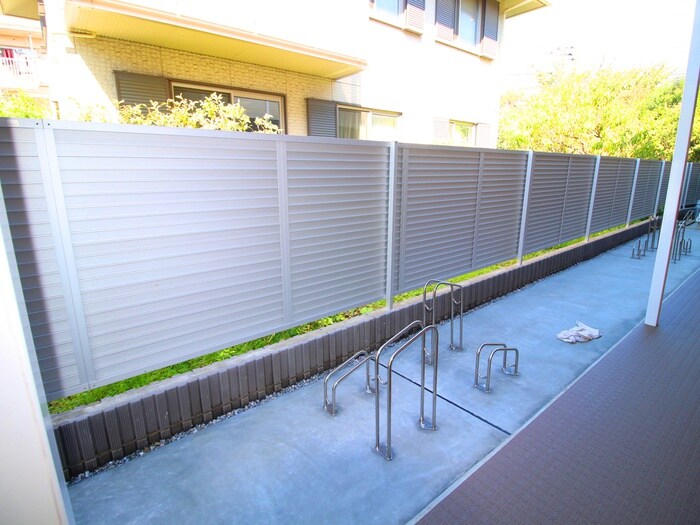 物件外観写真6　(駐輪場)