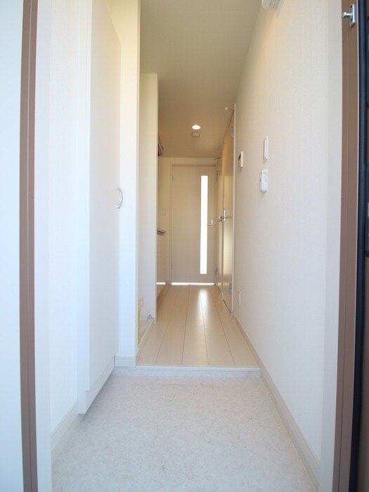 物件内観写真18　(玄関)