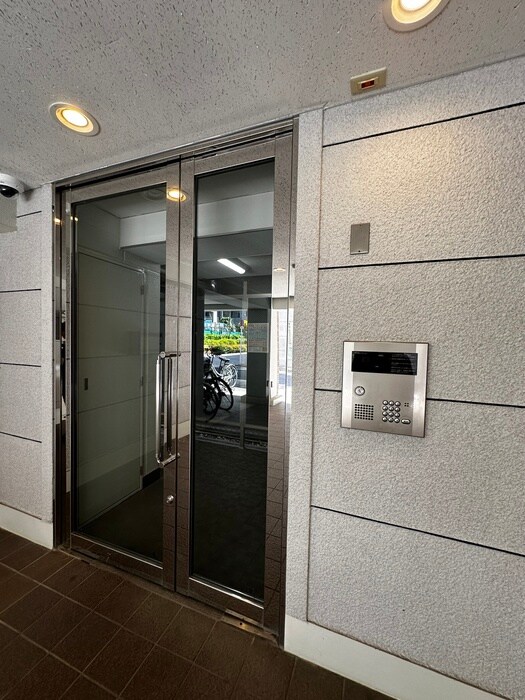 物件外観写真6　(エントランス部分)
