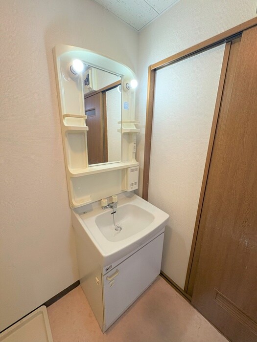 物件内観写真11　(洗面)