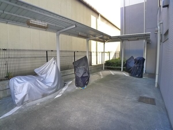 バイク置き場