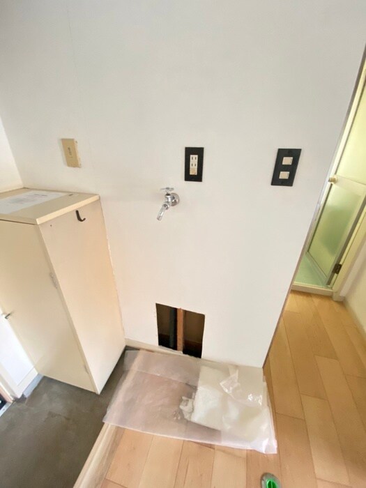 物件内観写真18　(洗濯機置場)