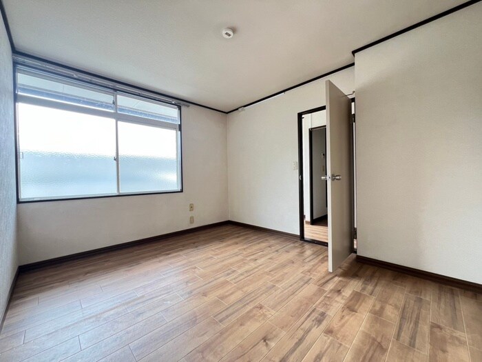 物件内観写真8　(居室)