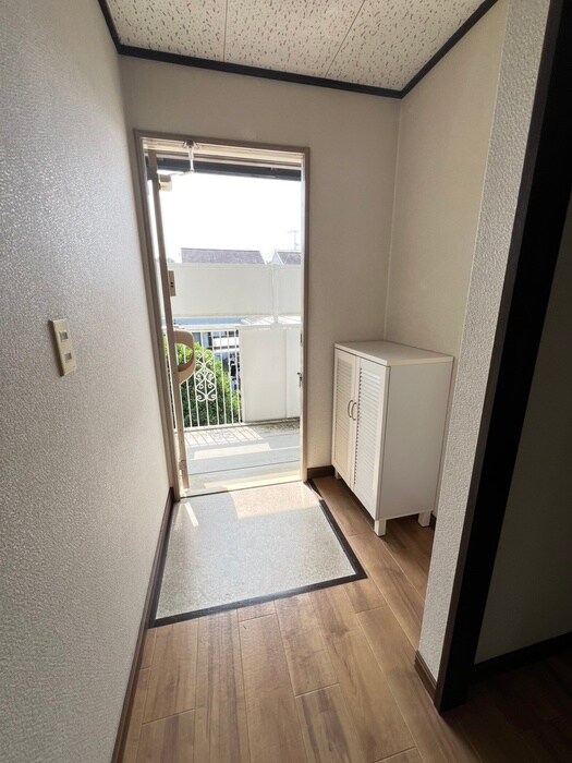 物件内観写真17　(玄関)