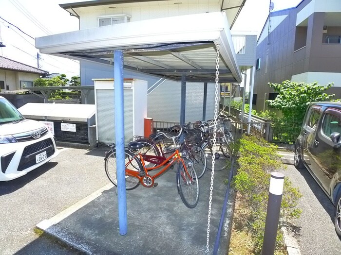 物件外観写真3　(駐輪場)