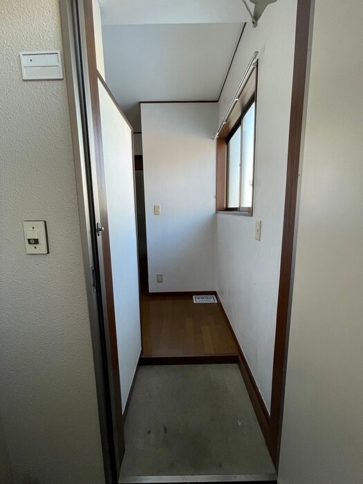 物件内観写真18　(玄関)