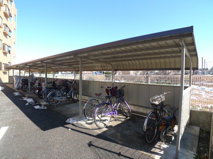 物件外観写真3　(駐輪場)