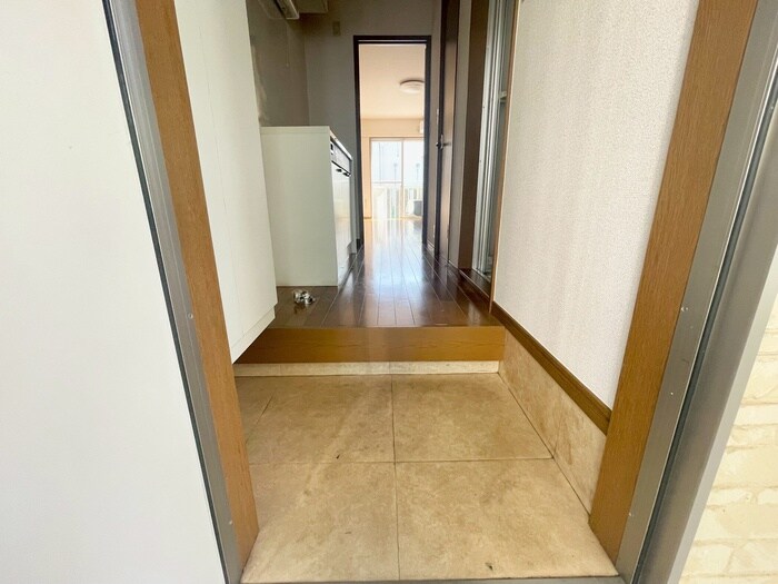 物件内観写真15　(玄関)