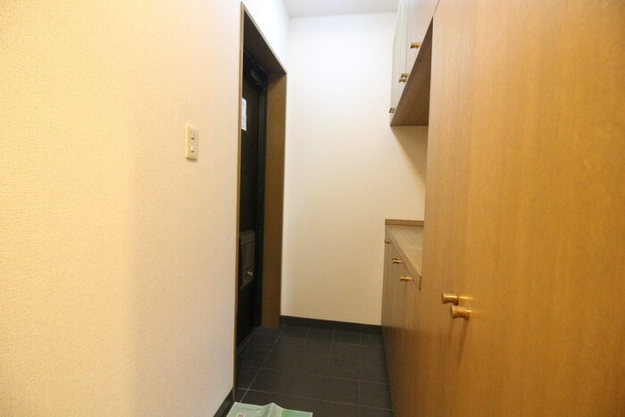 物件内観写真14　(玄関)