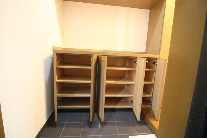 物件内観写真15　(靴箱)