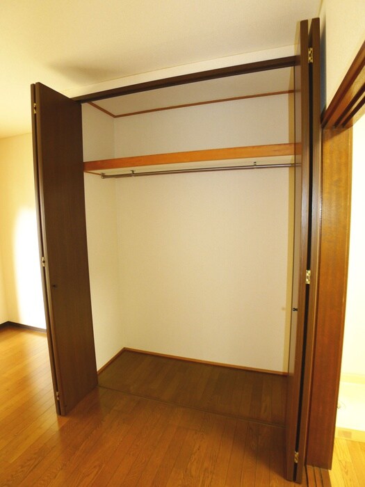 物件内観写真5　(収納)