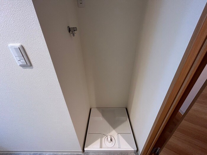 物件内観写真14　(洗濯機置場)
