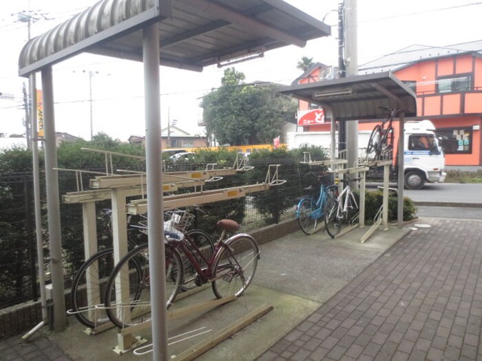 物件外観写真4　(駐輪場)