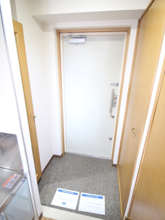 物件内観写真14　(玄関)