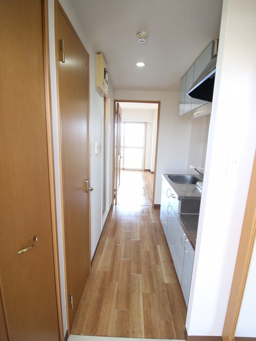 物件内観写真15　(廊下)