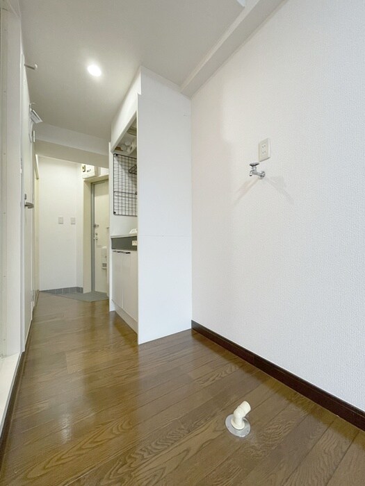 物件内観写真12　(洗濯機置場)