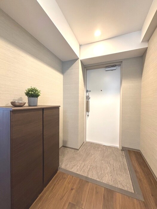 物件内観写真6　(玄関)