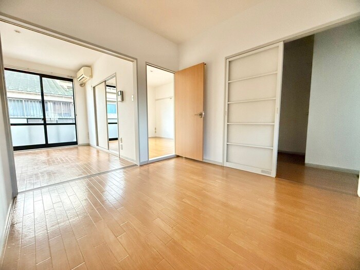 物件内観写真9　(居室)