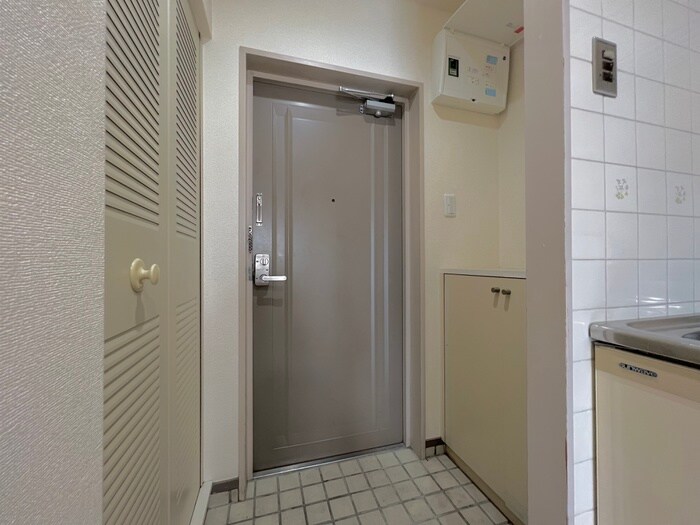 物件内観写真15　(玄関)