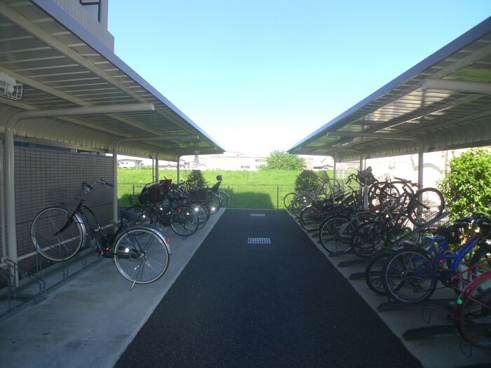 物件外観写真6　(駐輪場)