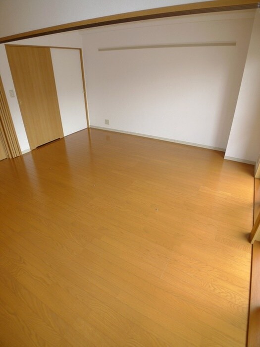 物件内観写真9　(室内からの展望)