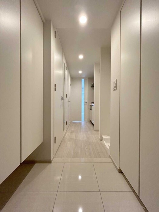 物件内観写真7　(玄関)